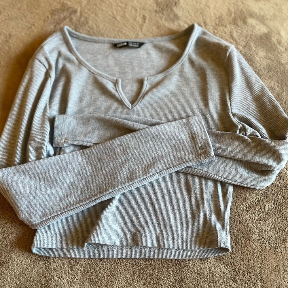 Long sleeve crop top